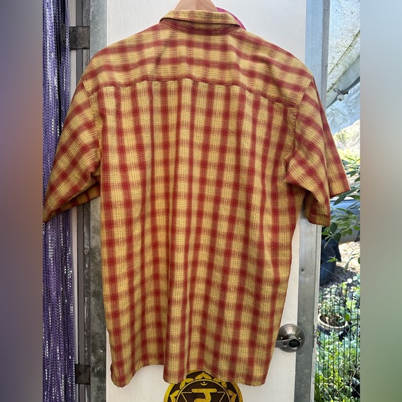 Men’s Button Down - Picture 2 of 4